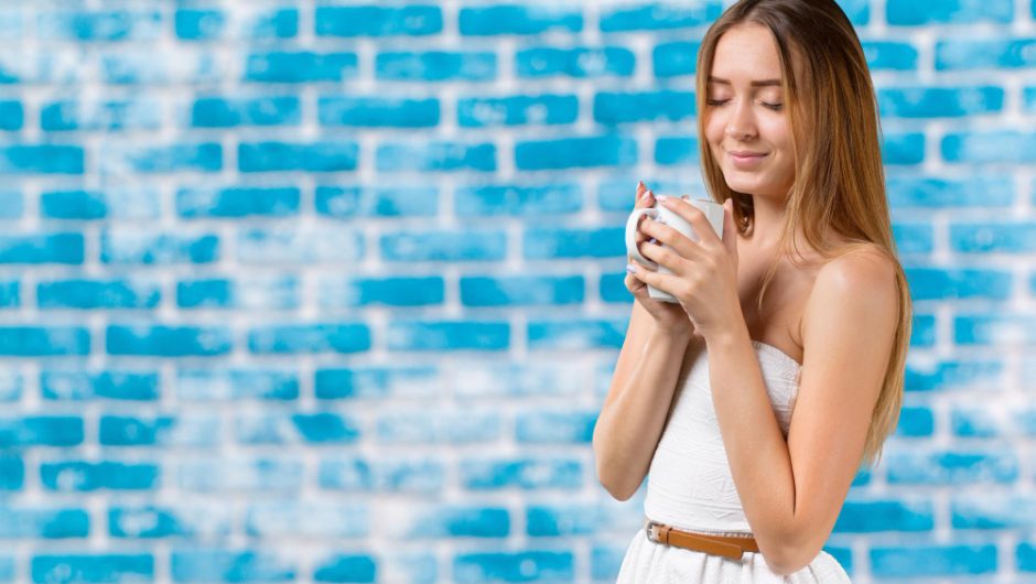 Cum să îți menții pielea hidratată vara