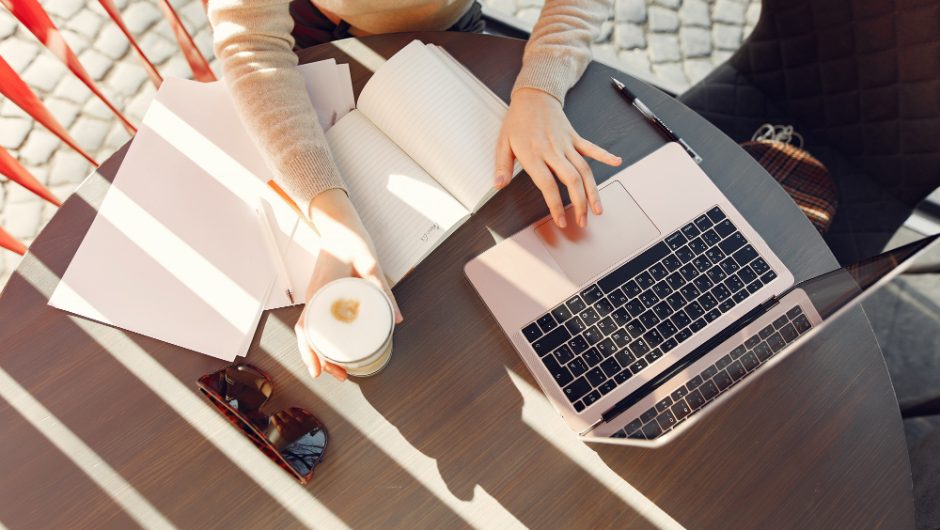 Cum alegi laptopul potrivit pentru muncă, studiu sau uz zilnic
